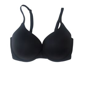 Victoria Secret Bra. Black. Padded. 34DD